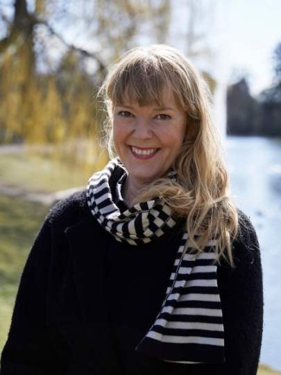 Psykoterapeut Birgitte Lohse portrætbillede (405 × 540px)
